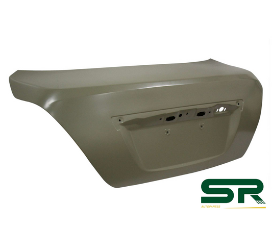 TAPA CAJUELA (1.6L/1.8L) (COLOR/GRIS) 4PTAS NISSAN TIIDA SEDAN 06-17 ISAKA