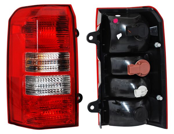 CALAVERA IZQUIERDA JEEP PATRIOT 2007-2017 C / 3 FOCOS TYC
