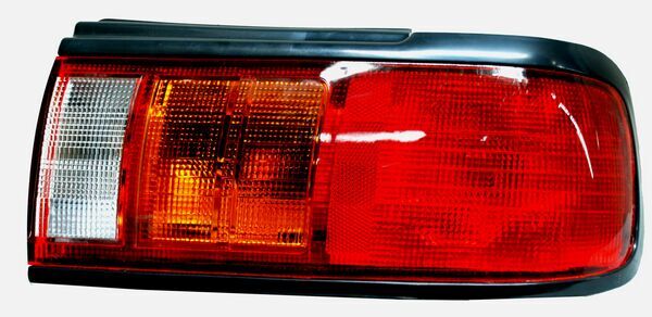 CALAVERA DERECHA CON ARNÉS NISSAN TSURU III 1997-2000 TYC