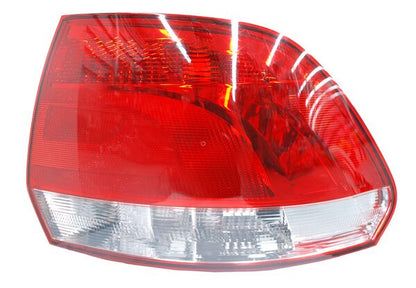 CALAVERA DERECHA SIN ARNÉS VOLKSWAGEN DMV VENTO 2014-2015 TYC