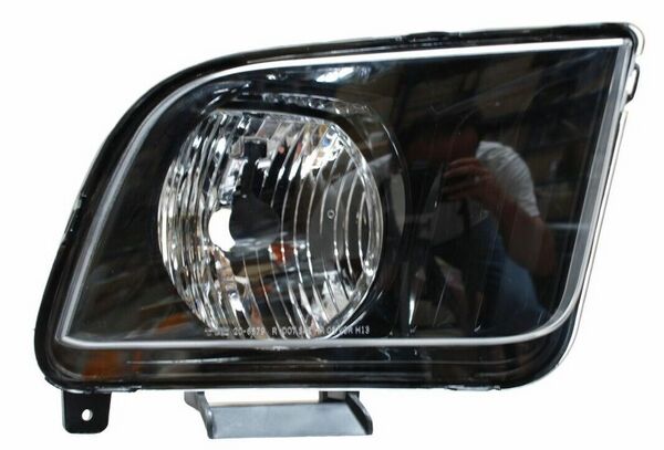FARO DERECHO FORD MUSTANG 2005-2006 TYC
