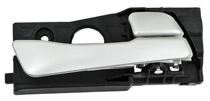 MANIJA INTERIOR TRASERA DERECHA PLATA PLÁSTICO DODGE ATTITUDE 2012-2014 TYG