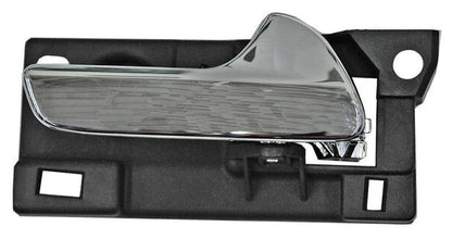 MANIJA INTERIOR DELANTERA IZQUIERDA CROMADA PLÁSTICO DODGE DURANGO 2011-2024 / TRAS TYG