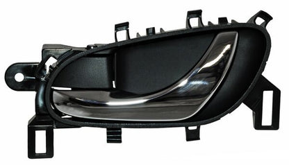 MANIJA INTERIOR DELANTERA IZQUIERDA NEGRA CROMADA NISSAN PICKUP NP-300 / FRONTIER 2016-2025 / X-TRAIL 2015-2022 TYG