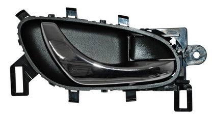 MANIJA INTERIOR DELANTERA DERECHA NEGRA CROMADA NISSAN SENTRA 2013-2019 / XTRAIL14-22 / FRONTIER / NP-300 2016-2024 TYG