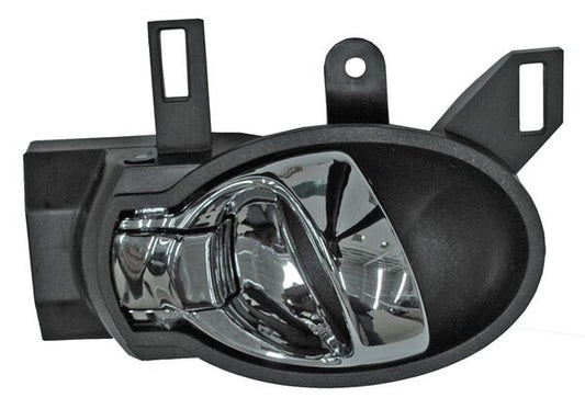 MANIJA INTERIOR DELANTERA DERECHA NEGRA CROMADA PLÁSTICO NISSAN VERSA 2012-2019 / V-DRIVE 2020-2025 / MARCH 2012-2025 / JUKE 2011-2017 / NOTE 2014-2019 /  / TRAS TYG