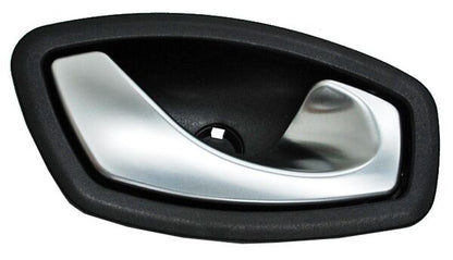 MANIJA INTERIOR DELANTERA DERECHA NEGRA CROMADA PLÁSTICO RENAULT CLIO 2015-2017 / FLUENCE 2015-2017 LAGUNA 2008-2014 /  / TRAS TYG