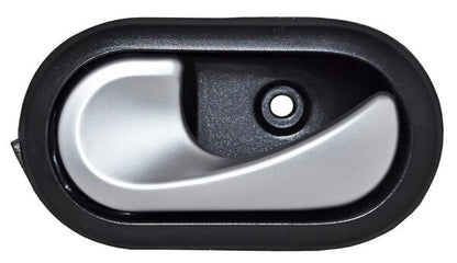 MANIJA INTERIOR DELANTERA IZQUIERDA NEGRA PLATA PLÁSTICO RENAULT DUSTER 2013-2020 /  / TRAS TYG